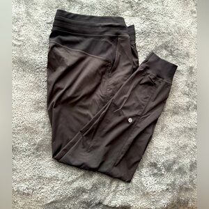 Lululemon Dance Studio Mid-Rise Jogger. Black. Size 8